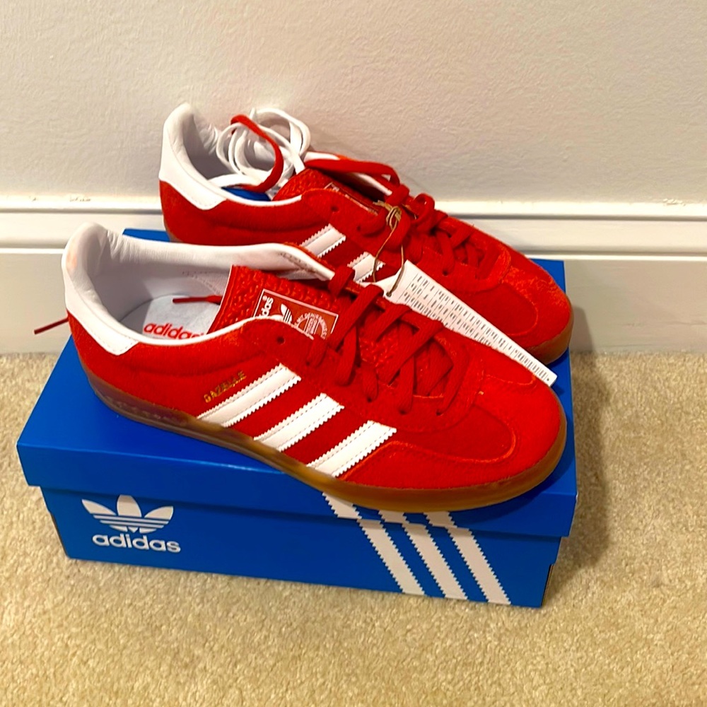 Red Adidas Gazelles Women’s 6 1/2